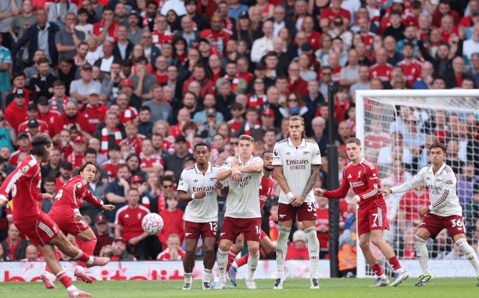 皇马维尼修斯关键进球锁定胜局（维尼修斯制胜球助皇马拿下三分）