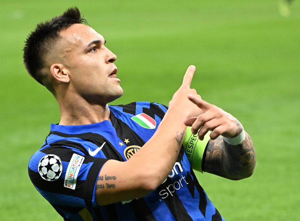 每周电子厂：安东尼倒钩爆头染红，澳超赛场惊现断子绝孙脚（每周电子厂：安东尼倒钩击中头部被红牌罚下，澳超赛场上演断子绝孙式恶铲）