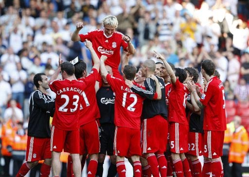 曼联狂丢21球暴露防守隐患，明夏抢免费英超铁卫！阿莫林欲签嫡系（曼联后防连丢21球显隐患，明夏盯上免签英超铁卫，阿莫林力邀爱将加盟）