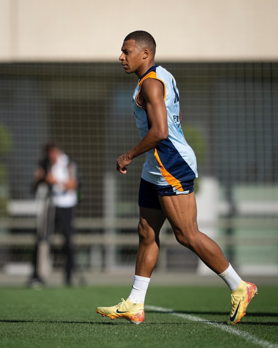 足球比赛的节奏掌控技巧（如何掌控足球比赛节奏）