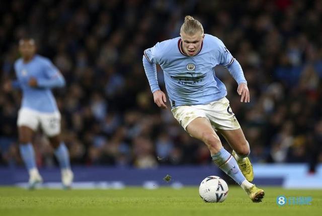 状态火热！布伦森单节狂砍16分，尼克斯带4分优势进入末节（手感滚烫！布伦森单节轰下16分，尼克斯携4分领先迈入第四节）