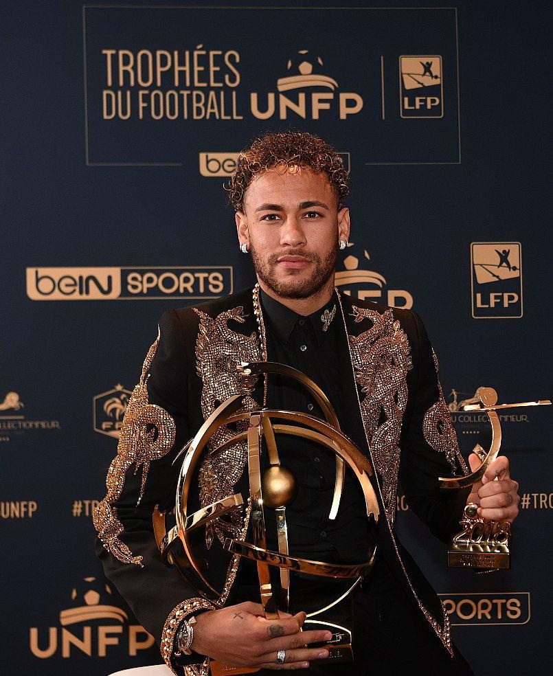 TA：阿森纳真正的隐患集中于防线；维拉的阵容几乎没容错空间（TA：阿森纳的薄弱点在防线；维拉阵容几乎无容错余地）